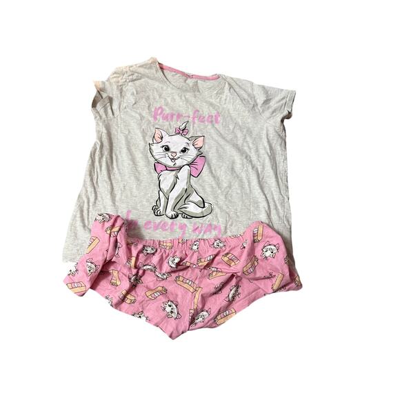 Disney Marie “Purr-fect in Every Way” Pajama Set  Short Sleeve Tee & Shorts XL - Picture 4 of 5